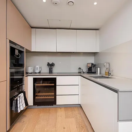 Stylish 2 Bed Close To Battersea Power Station London Exterior photo