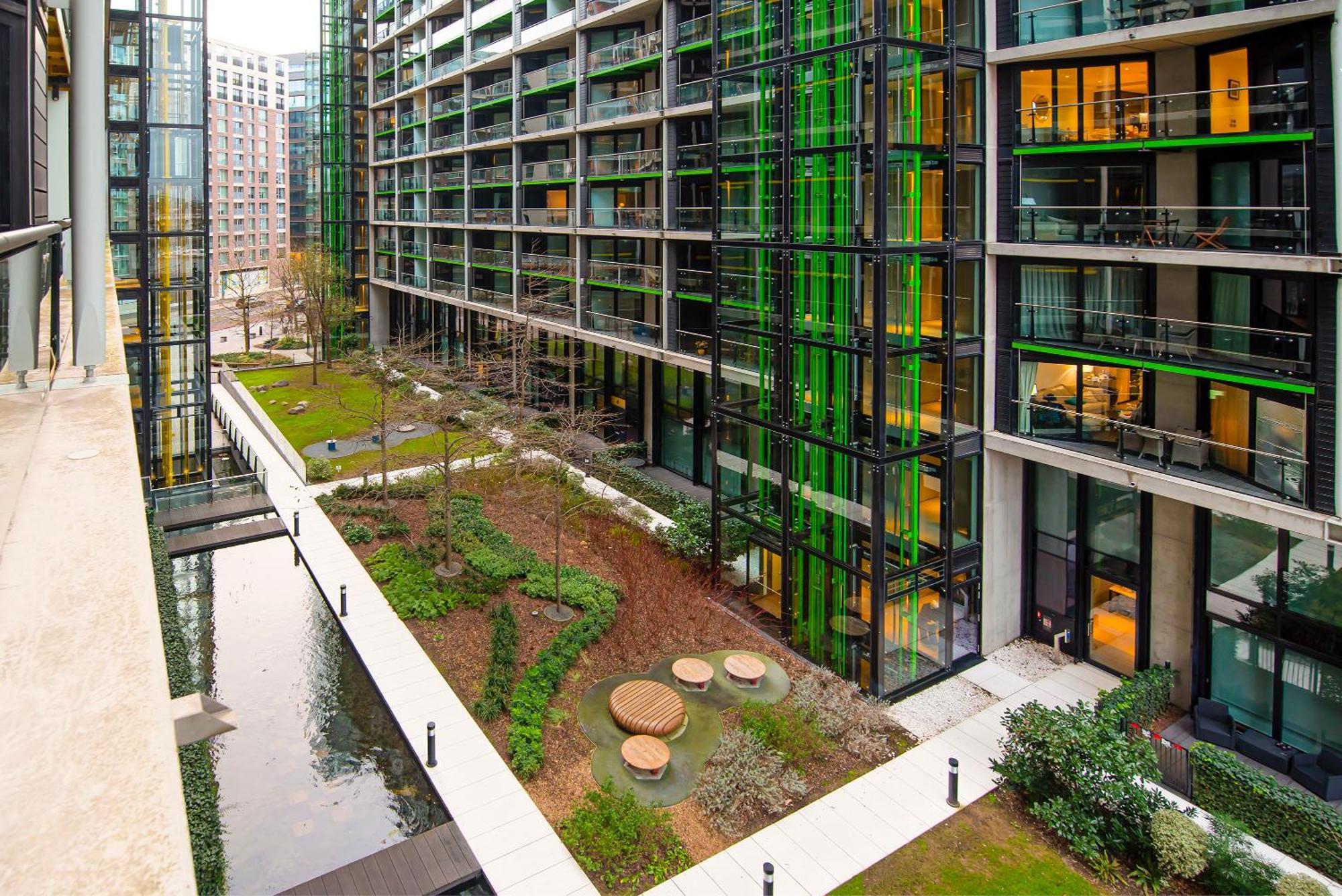Stylish 2 Bed Close To Battersea Power Station Лондон