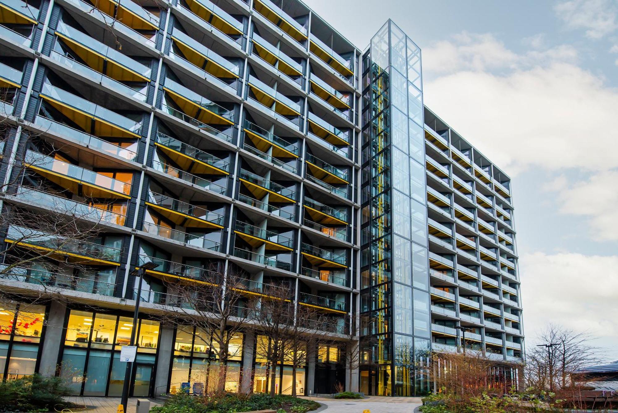 Stylish 2 Bed Close To Battersea Power Station * Лондон